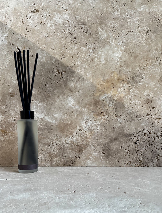 BLONDE EMBER REED DIFFUSER