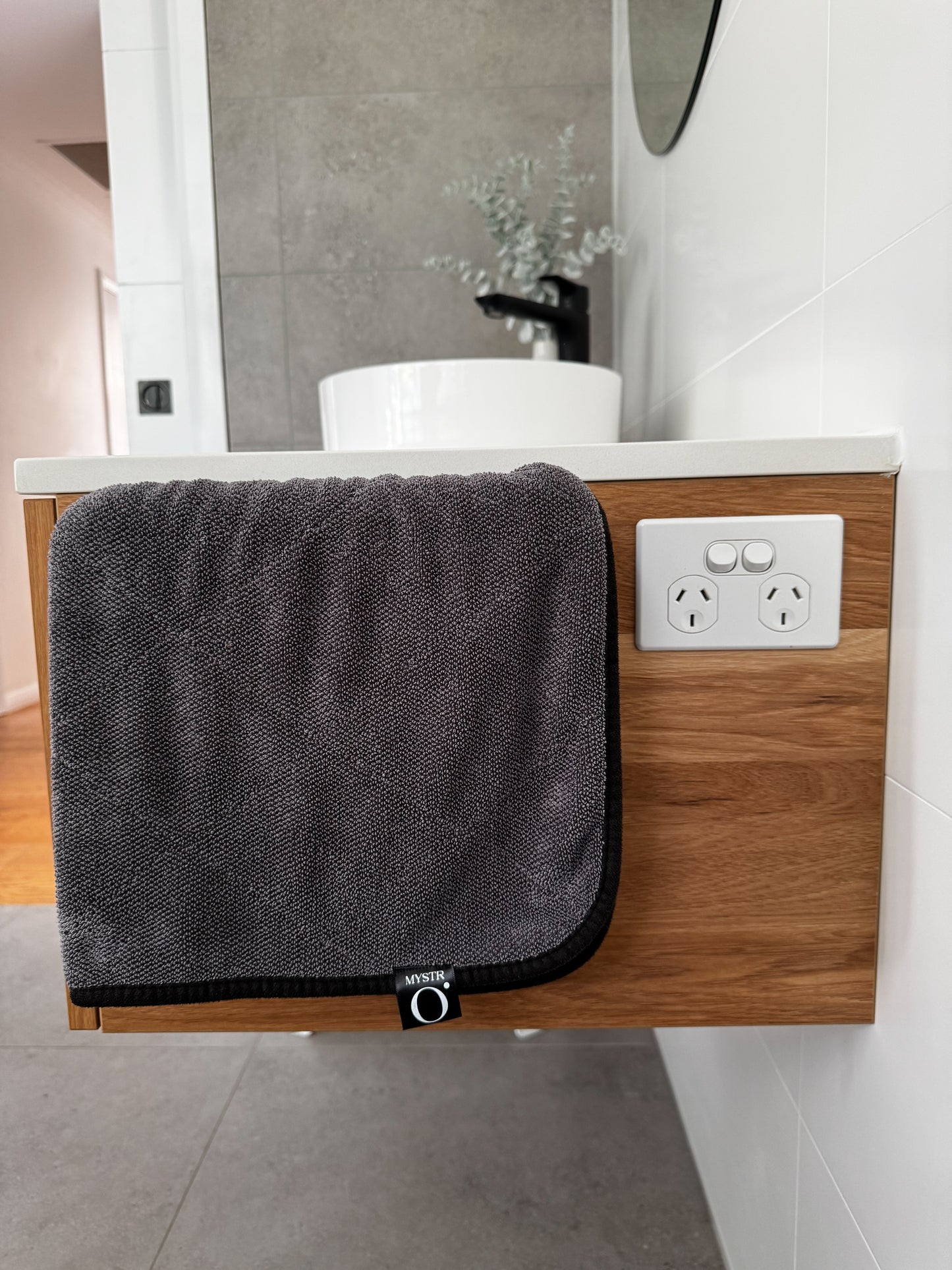 VAL BY MYSTR O – LUXURY MICROFIBRE ALL-PURPOSE CLEANING CLOTH FOR HOME, KITCHEN & BATHROOM