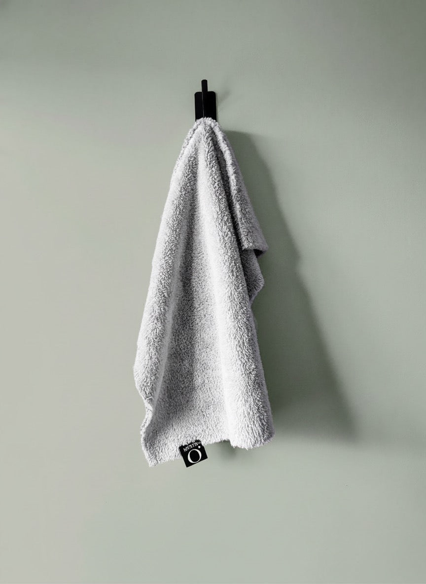 THEO BY MYSTR O – LUXURY MICROFIBRE TECH CLOTH FOR SCREENS & DEVICES