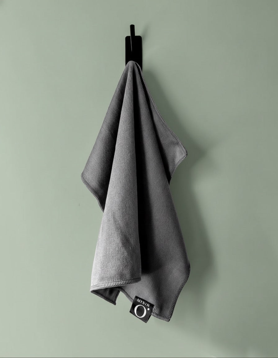 LUMI DUO BY MYSTR O – LUXURY MICROFIBRE GLASS CLEANING CLOTH FOR STREAK-FREE SHINE