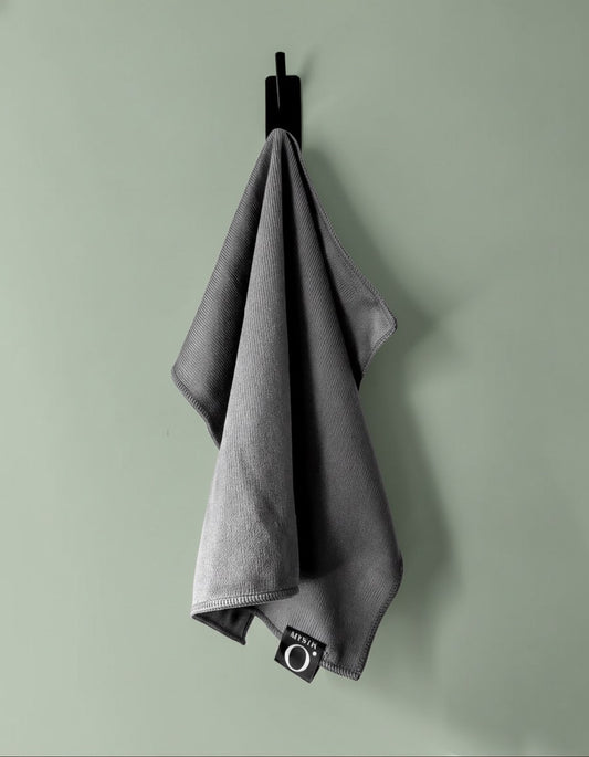 LUMI DUO BY MYSTR O – LUXURY MICROFIBRE GLASS CLEANING CLOTH FOR STREAK-FREE SHINE