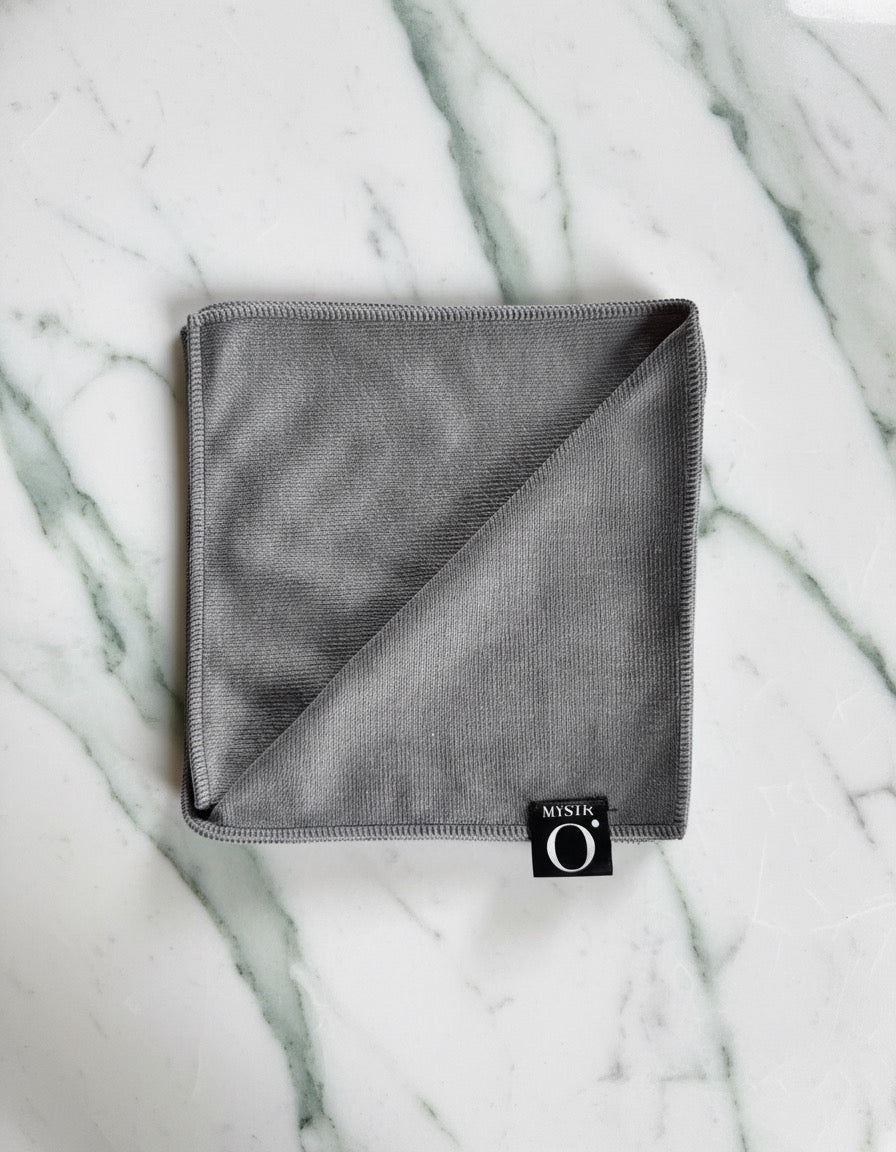LUMI DUO BY MYSTR O – LUXURY MICROFIBRE GLASS CLEANING CLOTH FOR STREAK-FREE SHINE