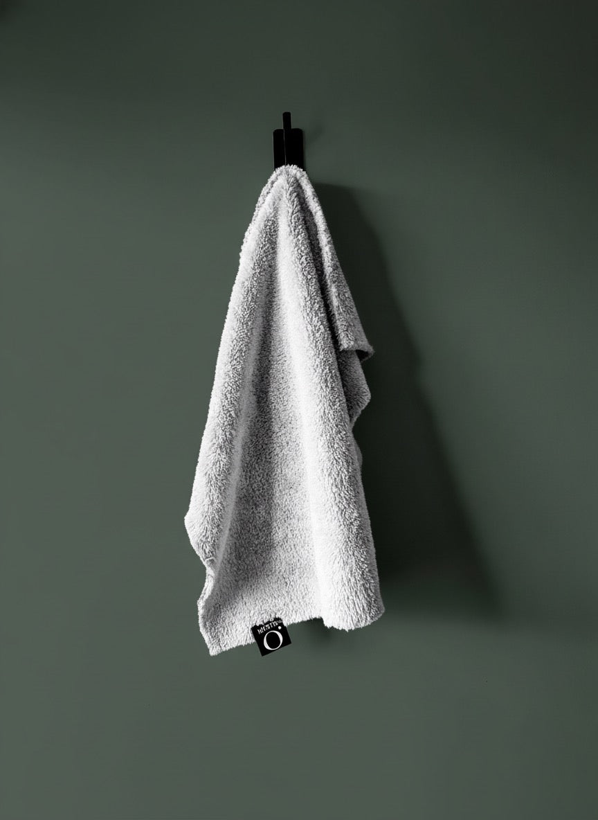 THEO BY MYSTR O – LUXURY MICROFIBRE TECH CLOTH FOR SCREENS & DEVICES