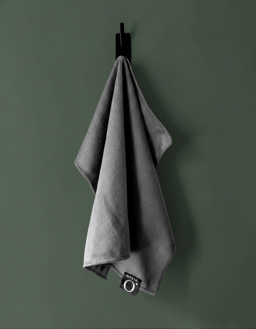 LUMI DUO BY MYSTR O – LUXURY MICROFIBRE GLASS CLEANING CLOTH FOR STREAK-FREE SHINE