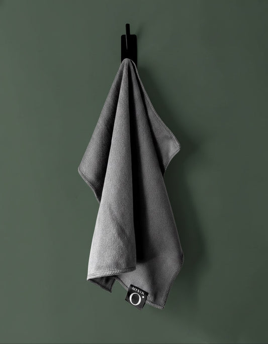 LUMI DUO BY MYSTR O – LUXURY MICROFIBRE GLASS CLEANING CLOTH FOR STREAK-FREE SHINE