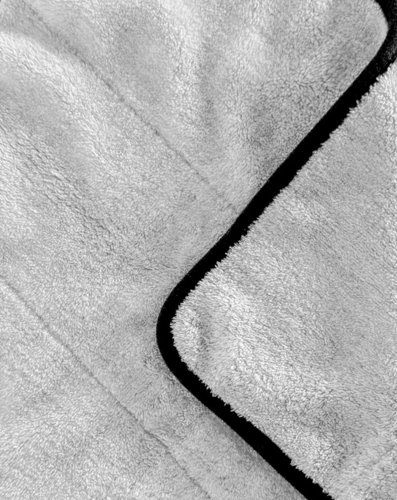 VIVI BY MYSTR O – LUXURY MICROFIBRE DUSTING CLOTH FOR HOME & FURNITURE